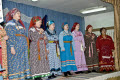 На сцене юбиляр - фольклорнный ансамбль «Товарки»